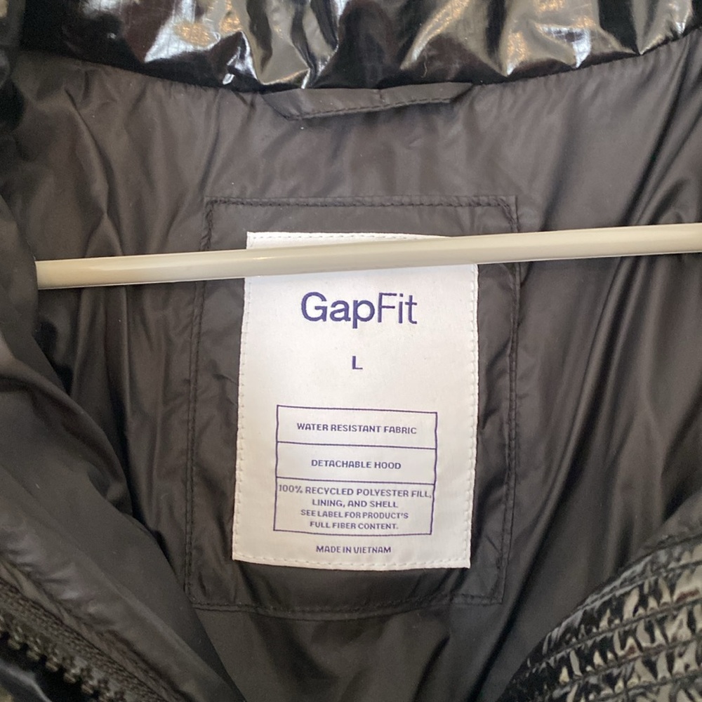 Gap Puffer Jacket - Large - image 2